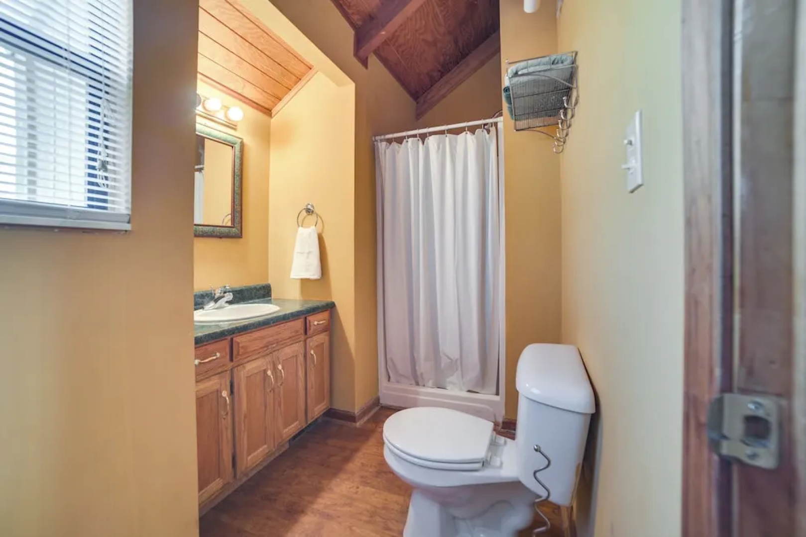 Rustic Reliance Cabin: Fly Fish the Hiwassee River