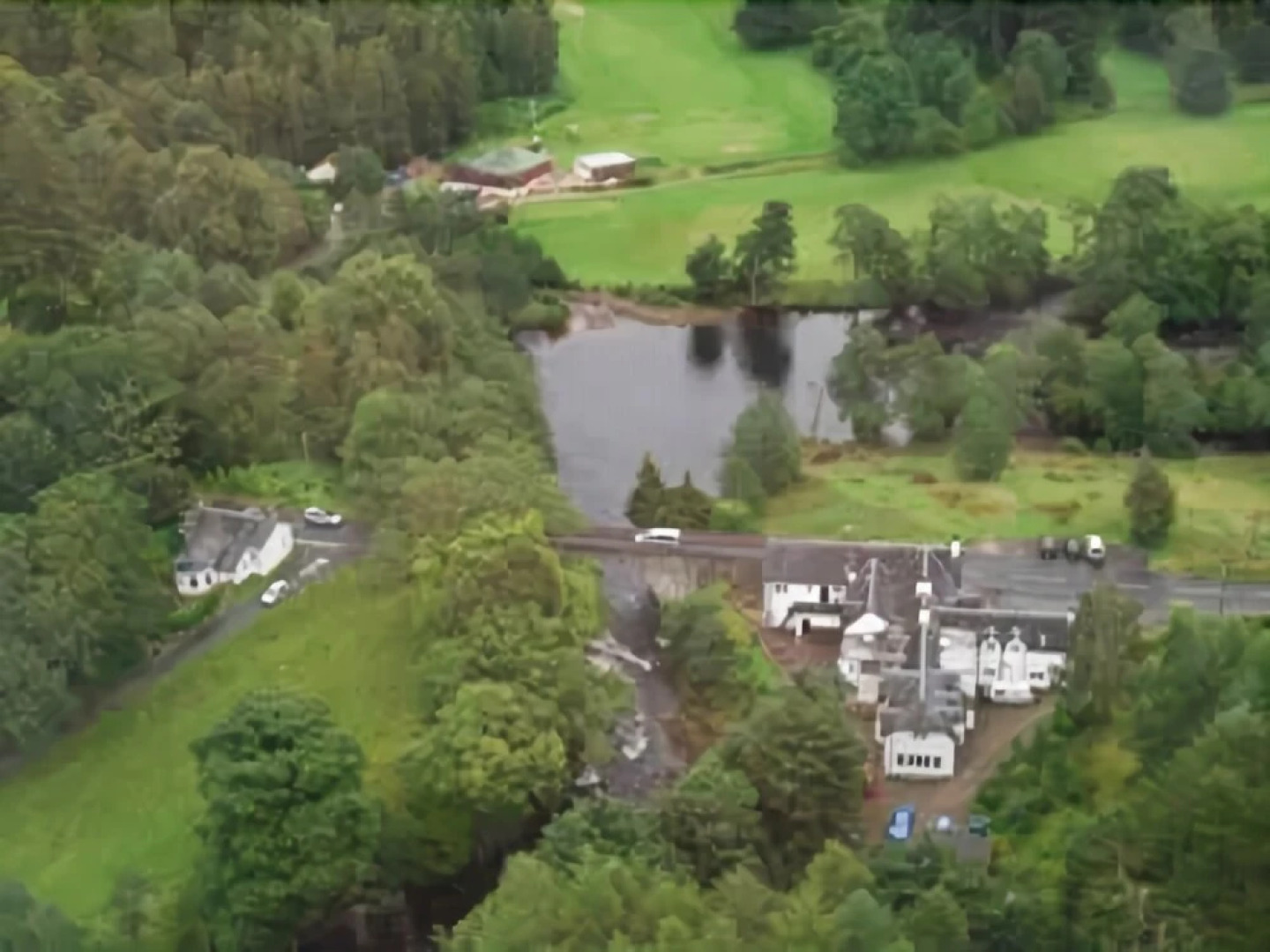 The Bridge Of Lochay Hotel