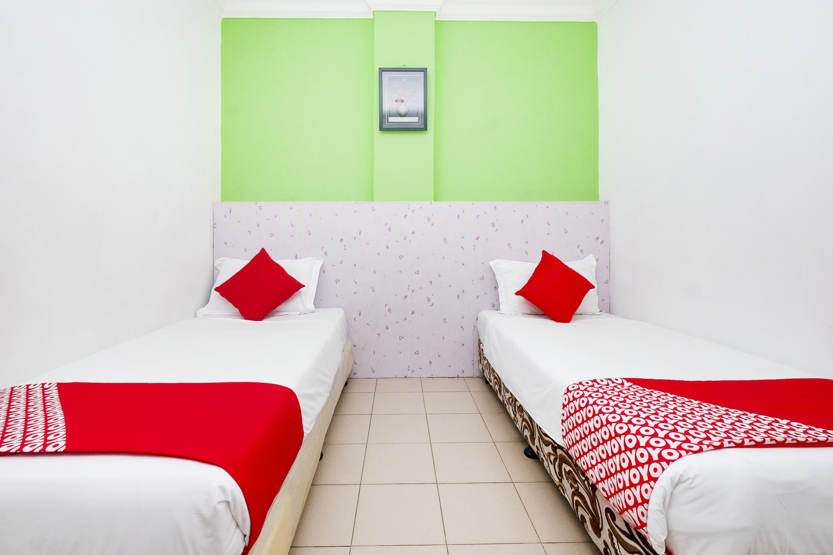 OYO 850 Gold Star Hotel