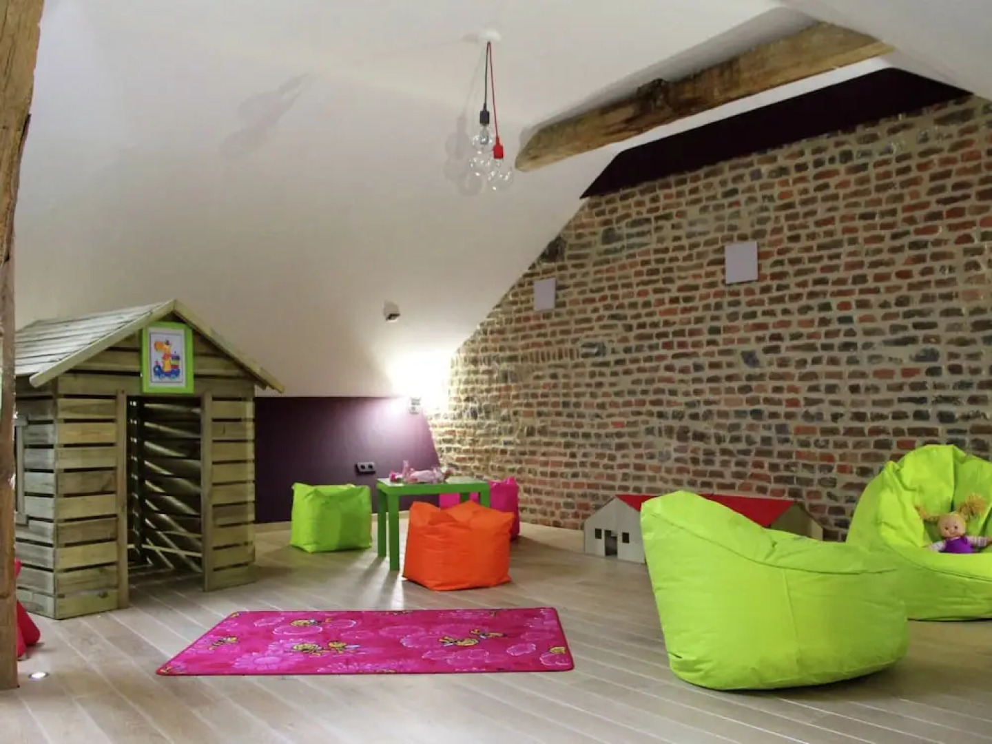 Magnificent Character Cottage with Spa Tub near Marche-en-Famenne