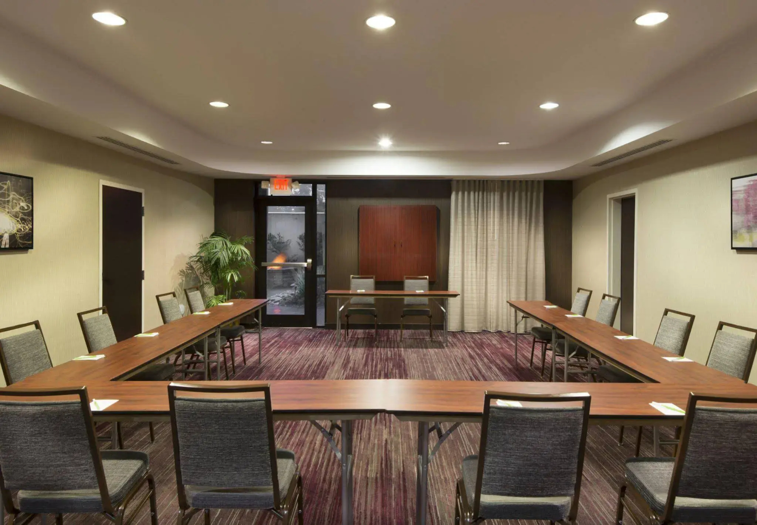 Courtyard by Marriott Greensboro Airport