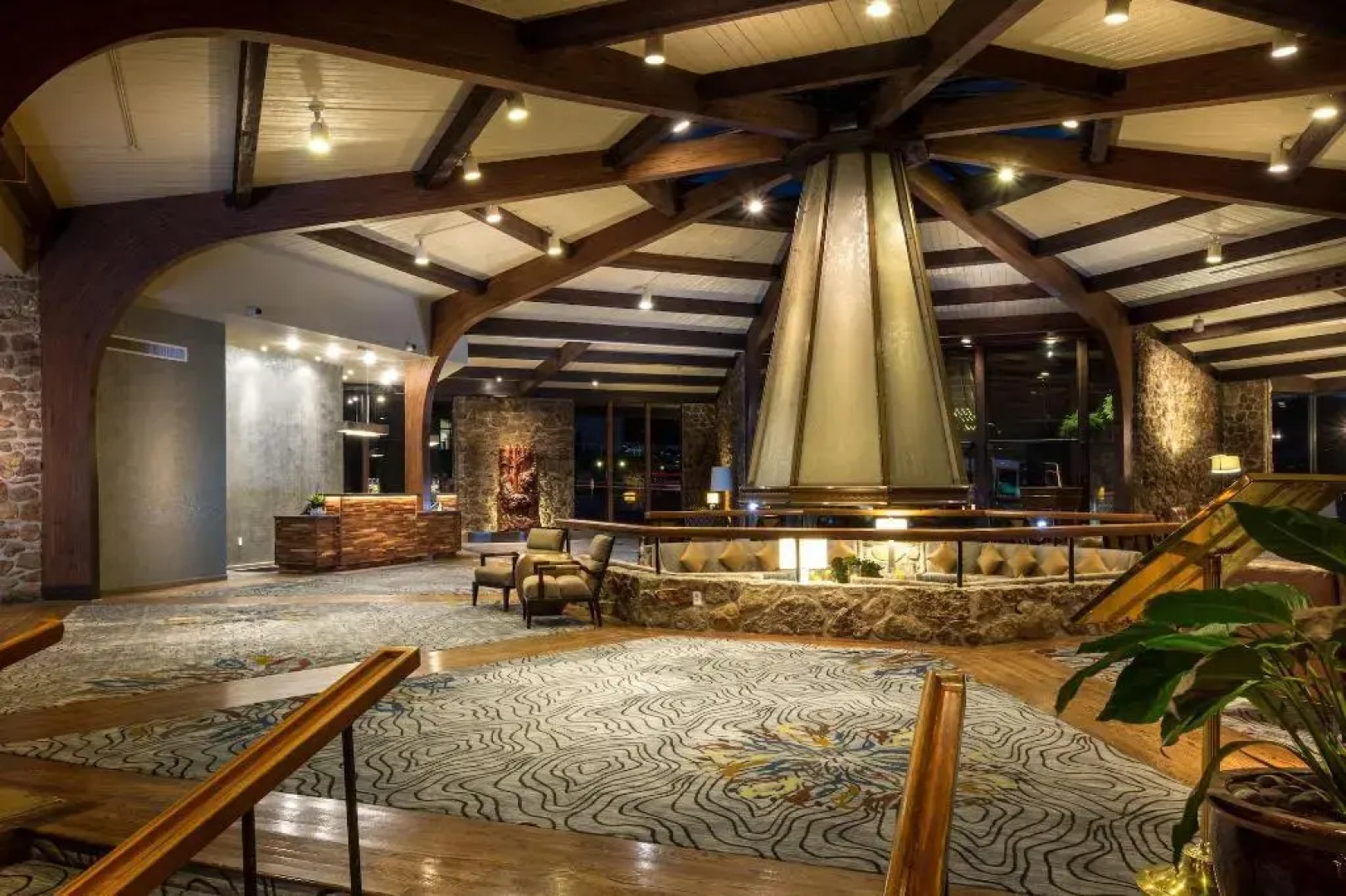 Lodge Of Four Seasons Golf Resort, Marina & Spa