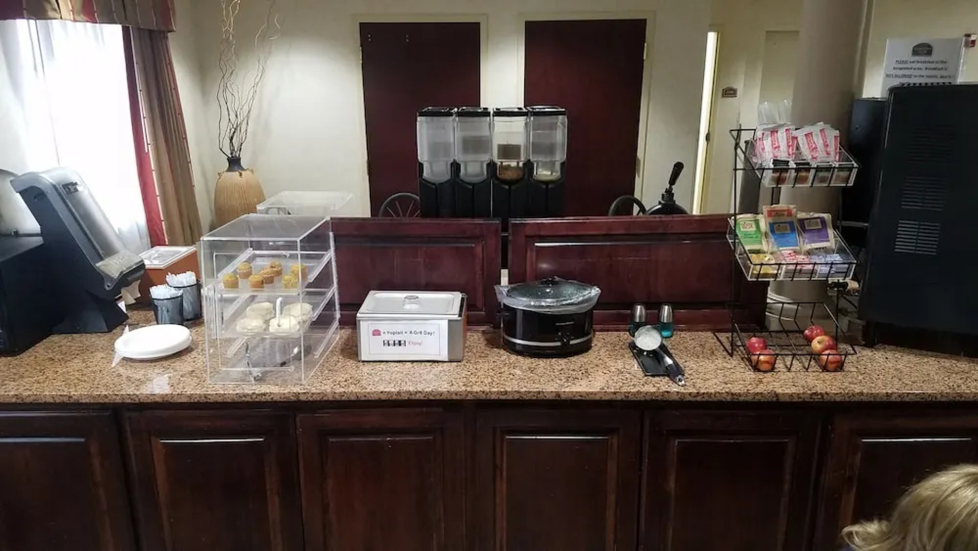 HomeTown Hotel Bryant