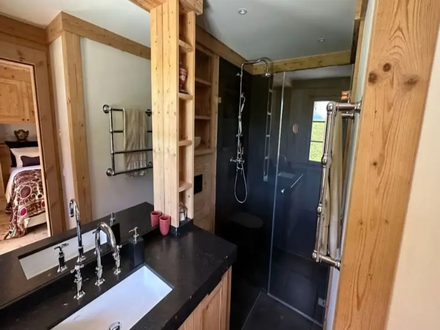 Cosy Chalet With Balcony/terrace