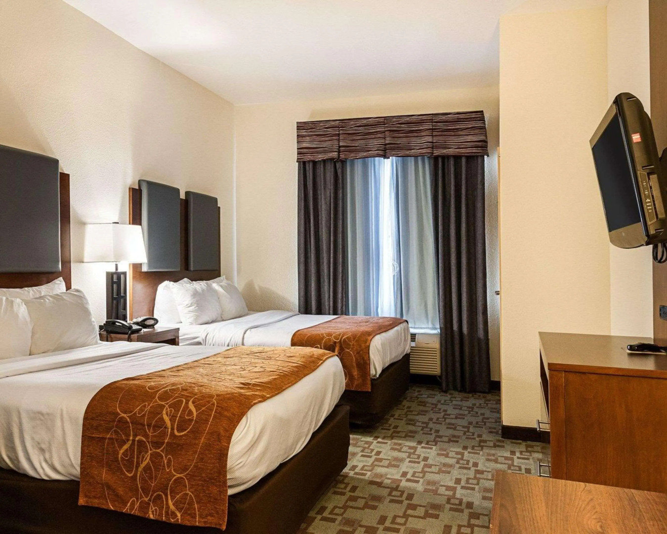 Comfort Suites Oil Center