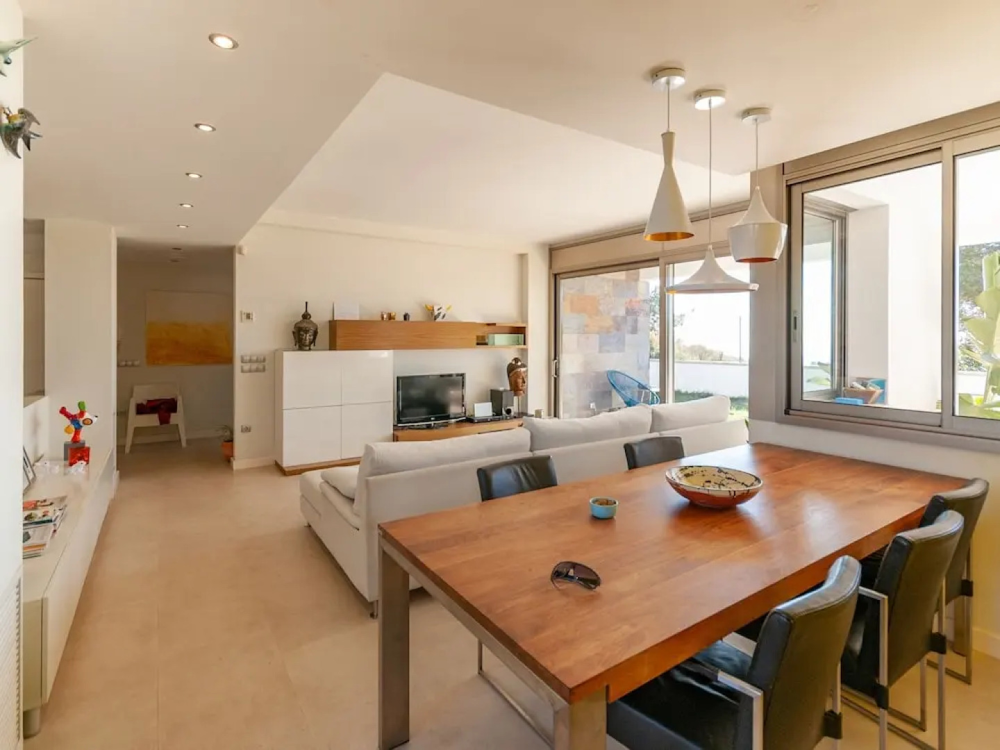 Delightful Villa in Canyelles wth Swimming Pool