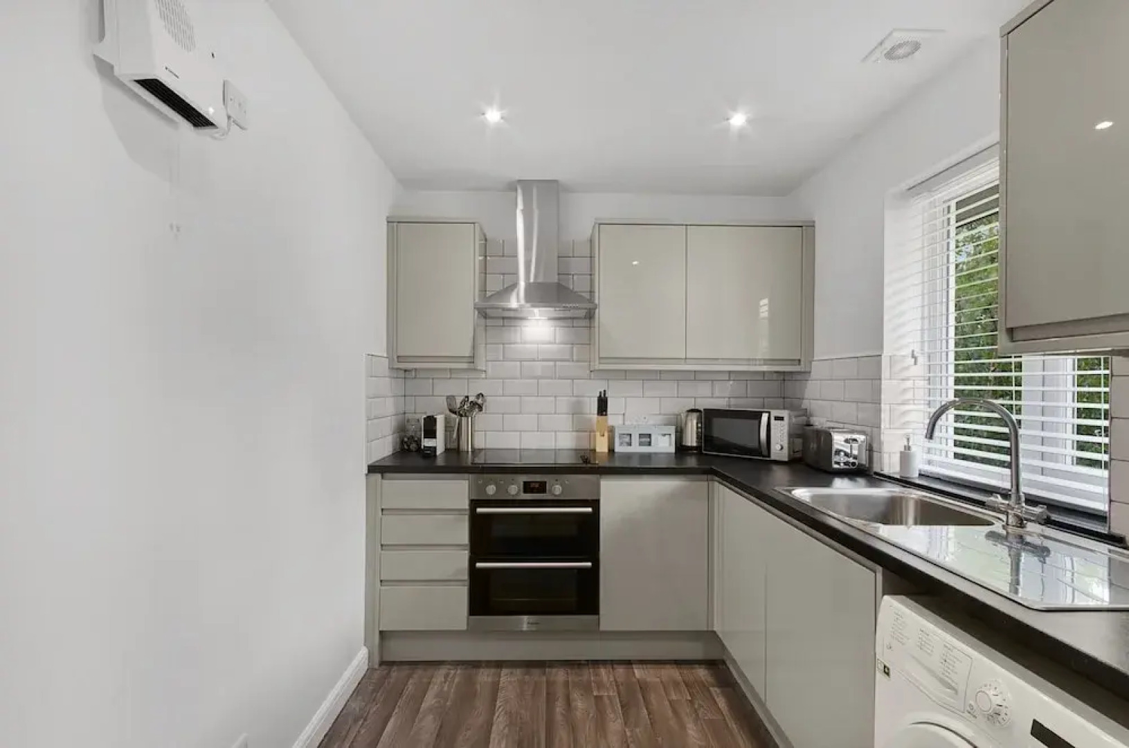 Karah Suites - The Galleria