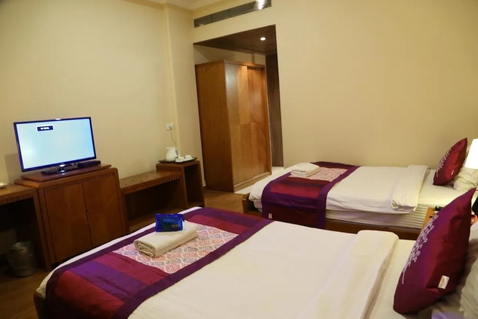 OYO 2192 Hotel Gianz