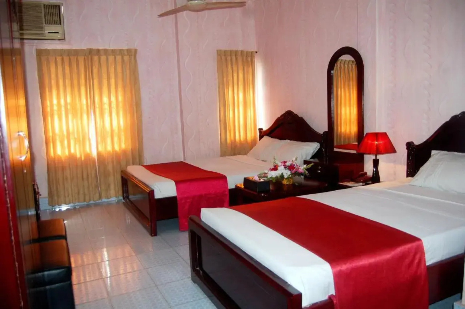 Hotel Swiss Garden International