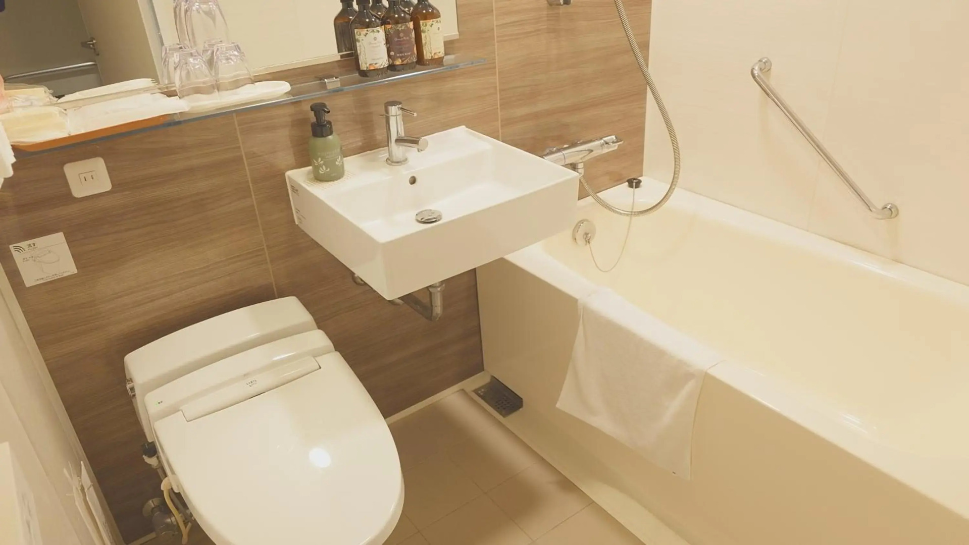 Breezbay Hotel Resort and Spa