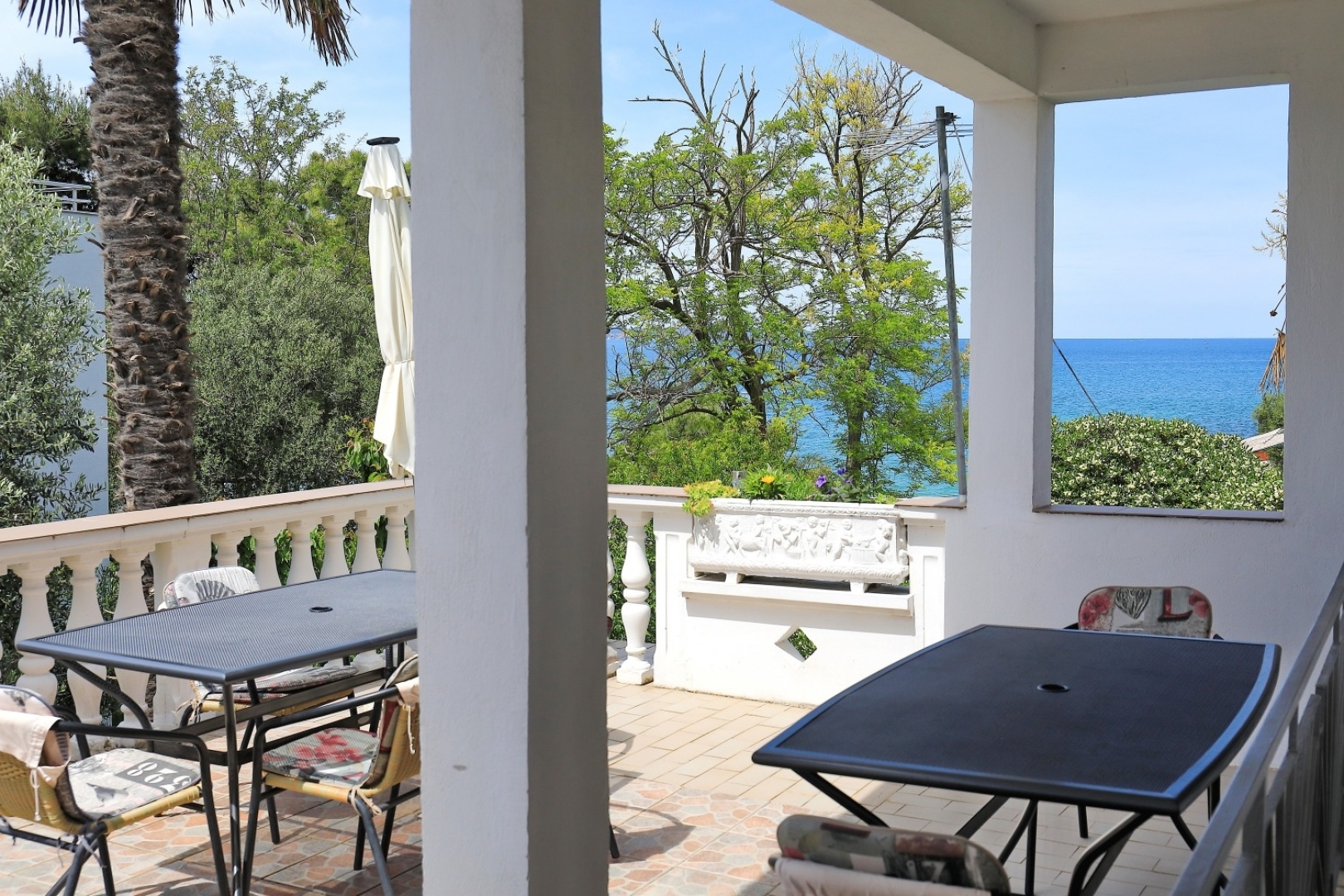 Room Aleksandra - 10 m from sea: R7 Bibinje, Zadar riviera