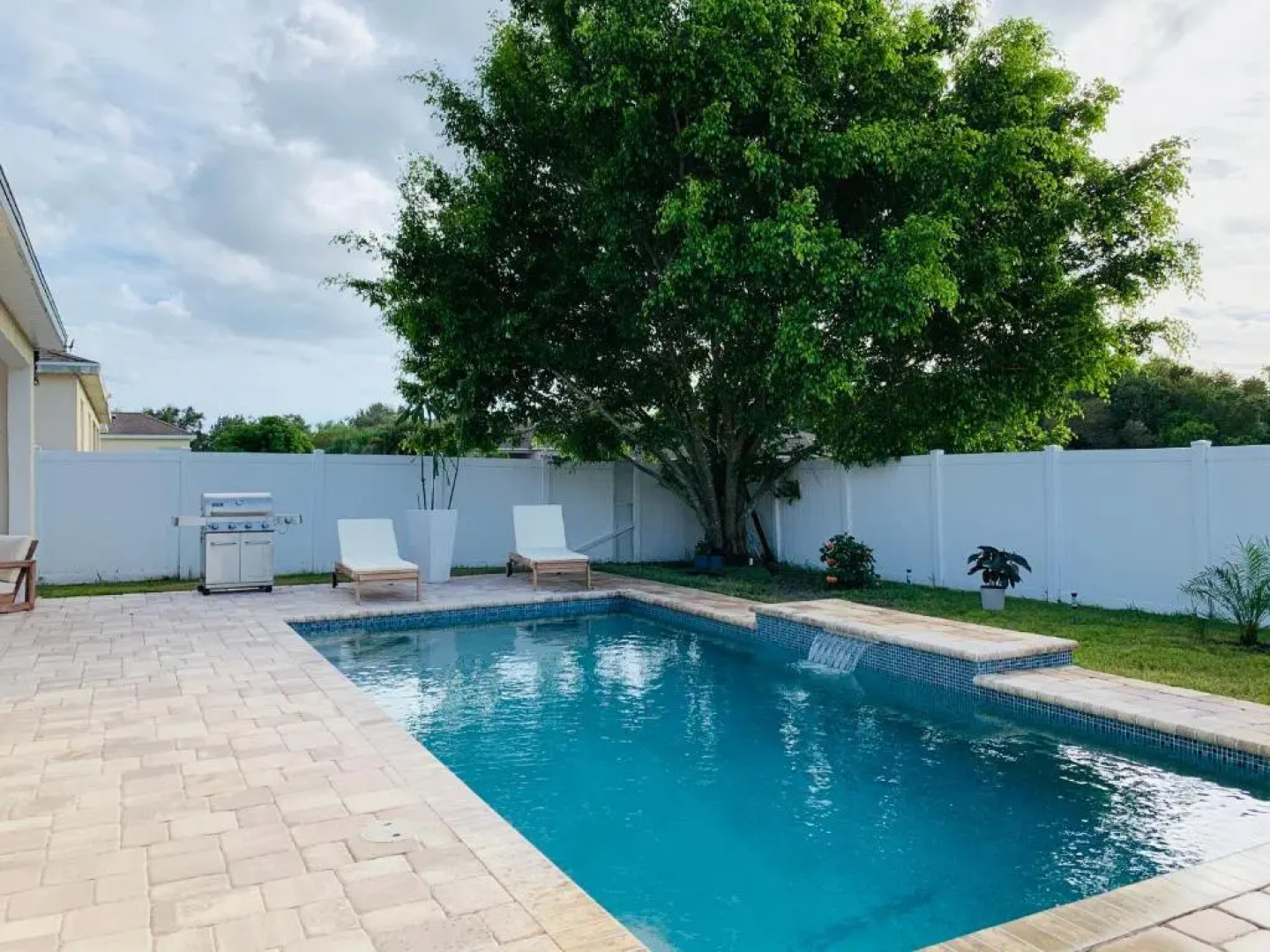 Paradise Pool Home Near IMG and Siesta Key Beach