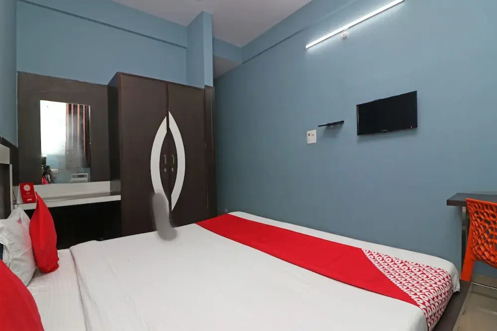 OYO 29127 Hotel Crown Tower