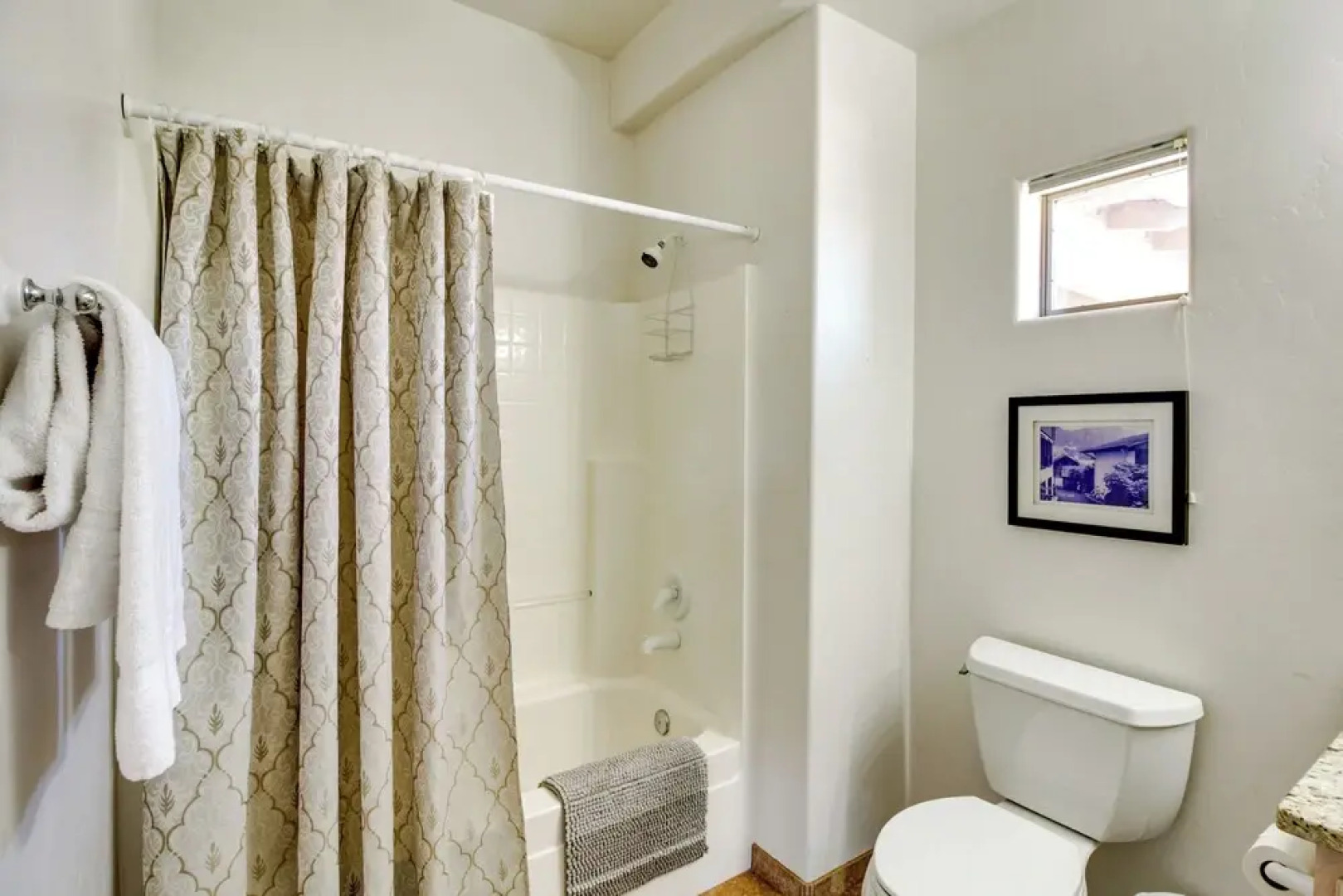 Oro Valley Condo w/ Community Pool: Near Hiking!