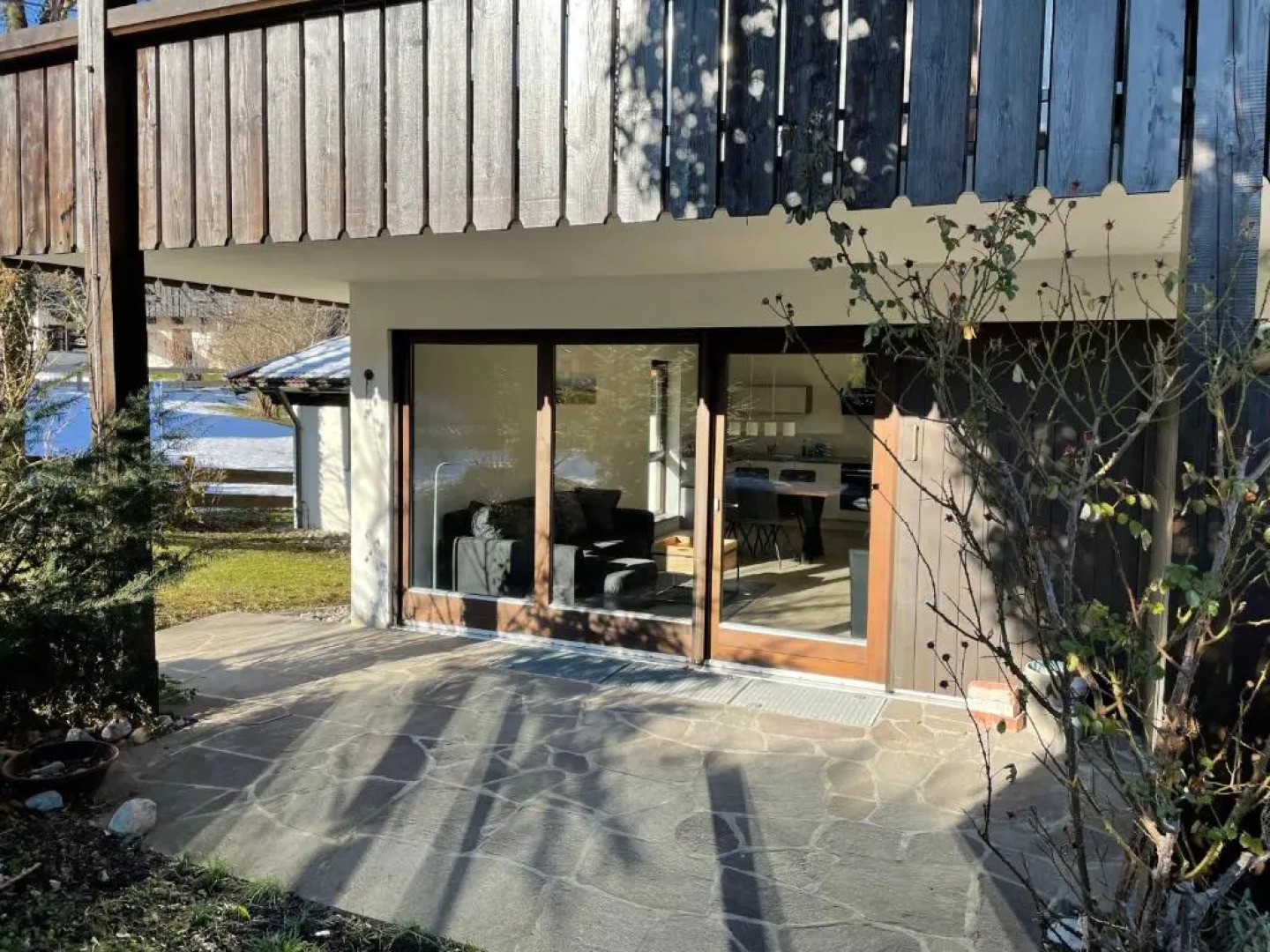 Großzügiges Domizil, 90qm, mit Terrasse, Garten und Garage