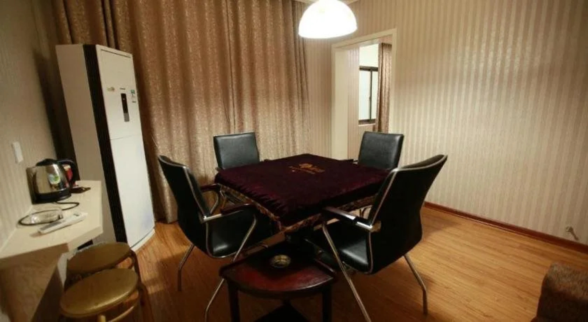 He Xi Business Hotel