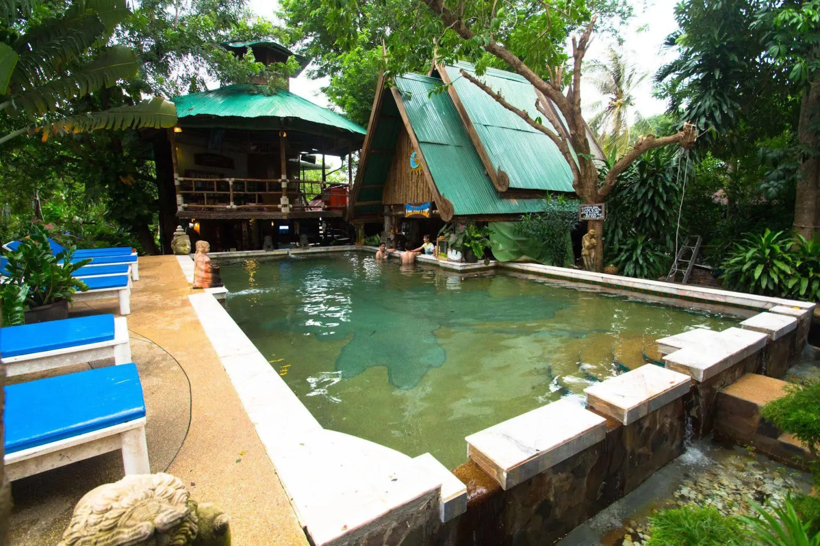 Tropical Garden Bungalow