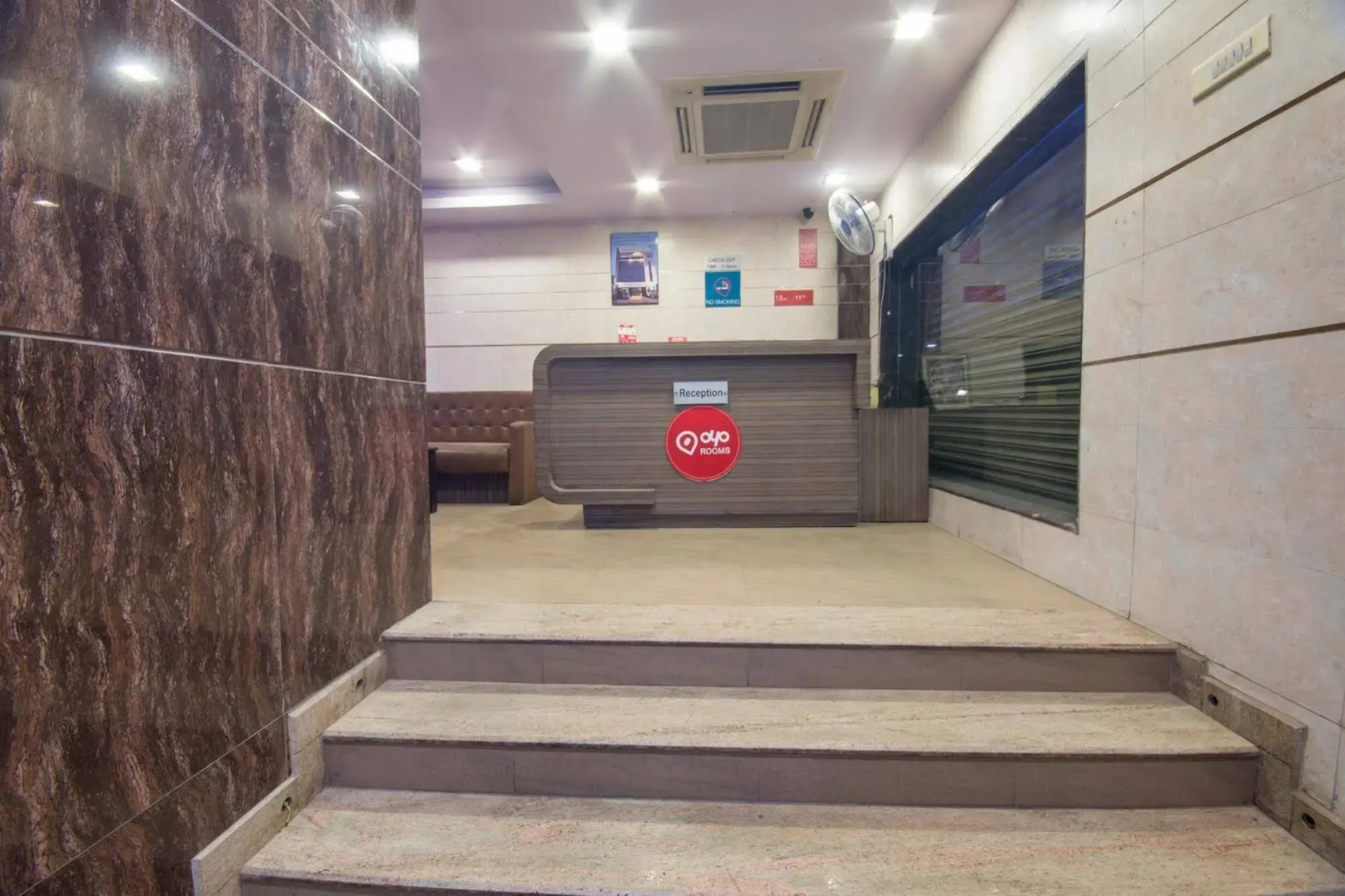 OYO 1524 Hotel Vaani Continental