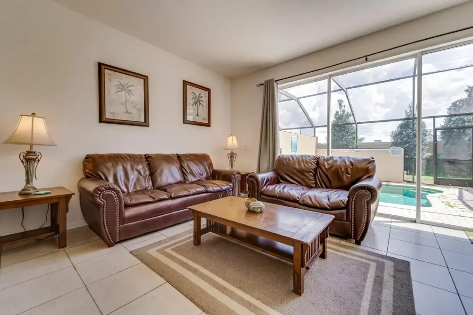 Neil's Windsor Hills Townhouse by RedAwning