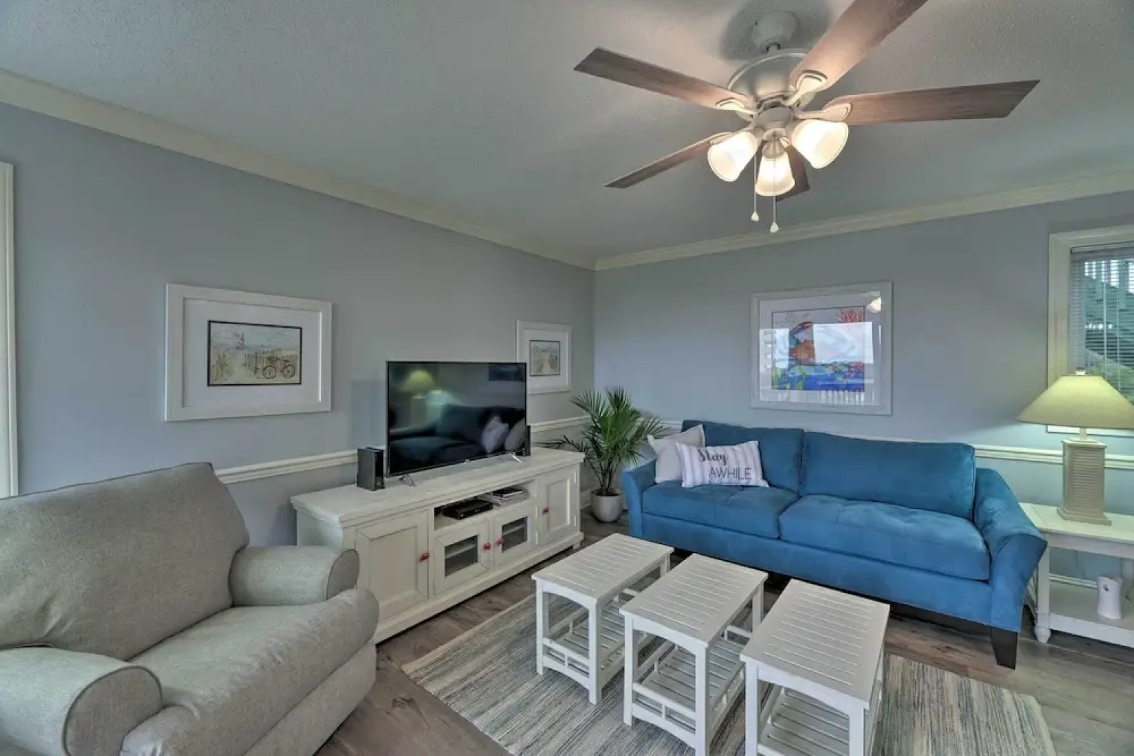 Bright Emerald Isle Condo w/ Private Beach Access!