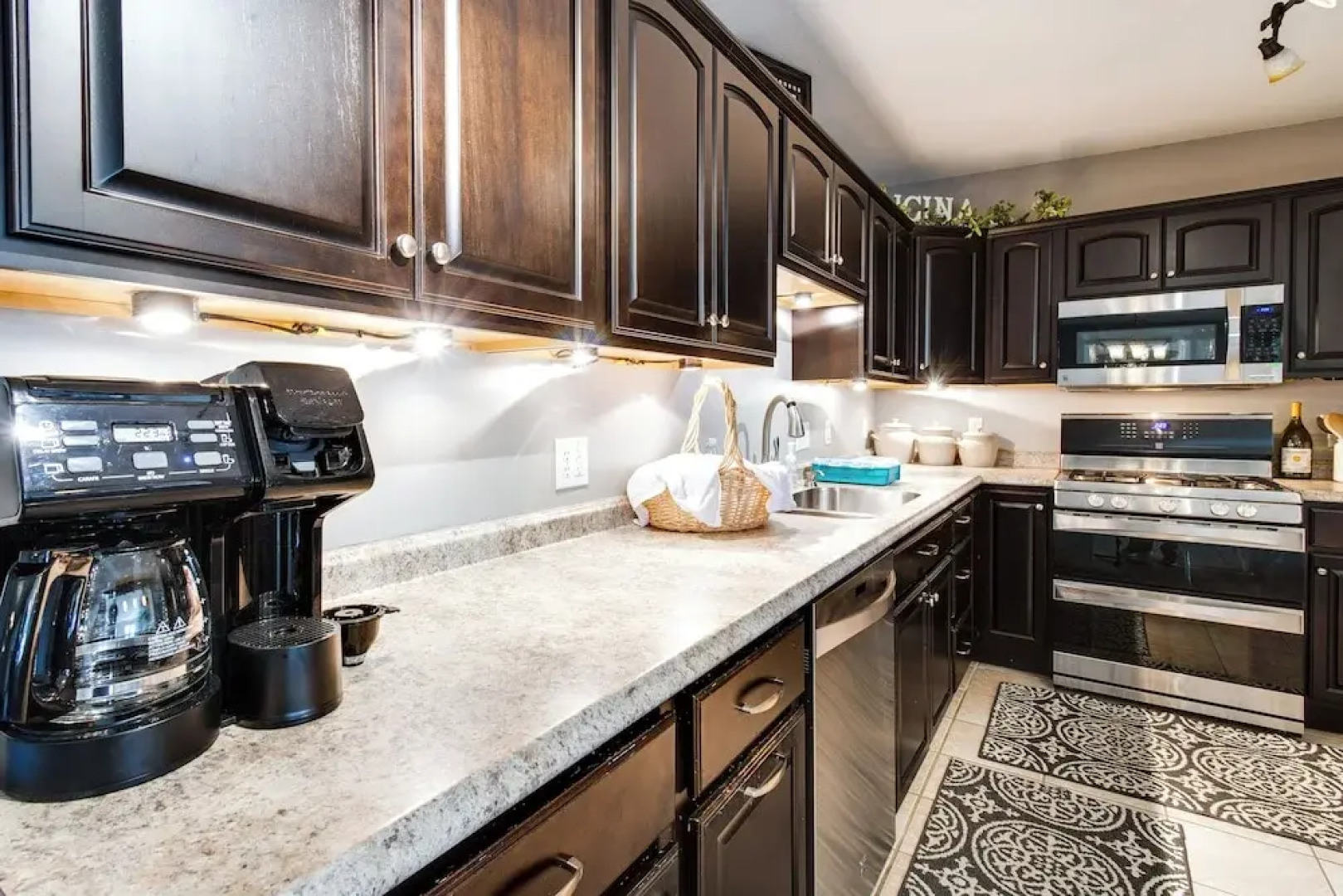 Updated Robinson Vacation Rental w/ Fireplace!