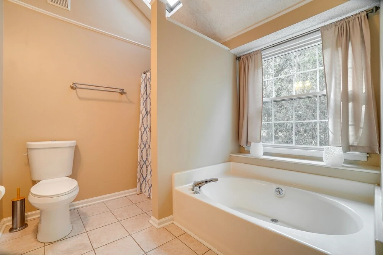 Pet-friendly Franklin Home ~ 21 Mi to Nashville!