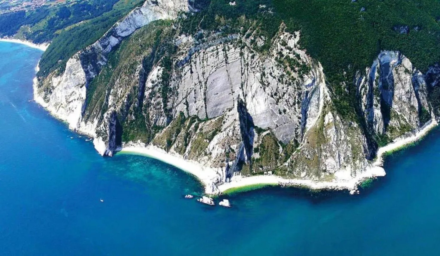 Room 143 - Cin It04bsxwcwhr