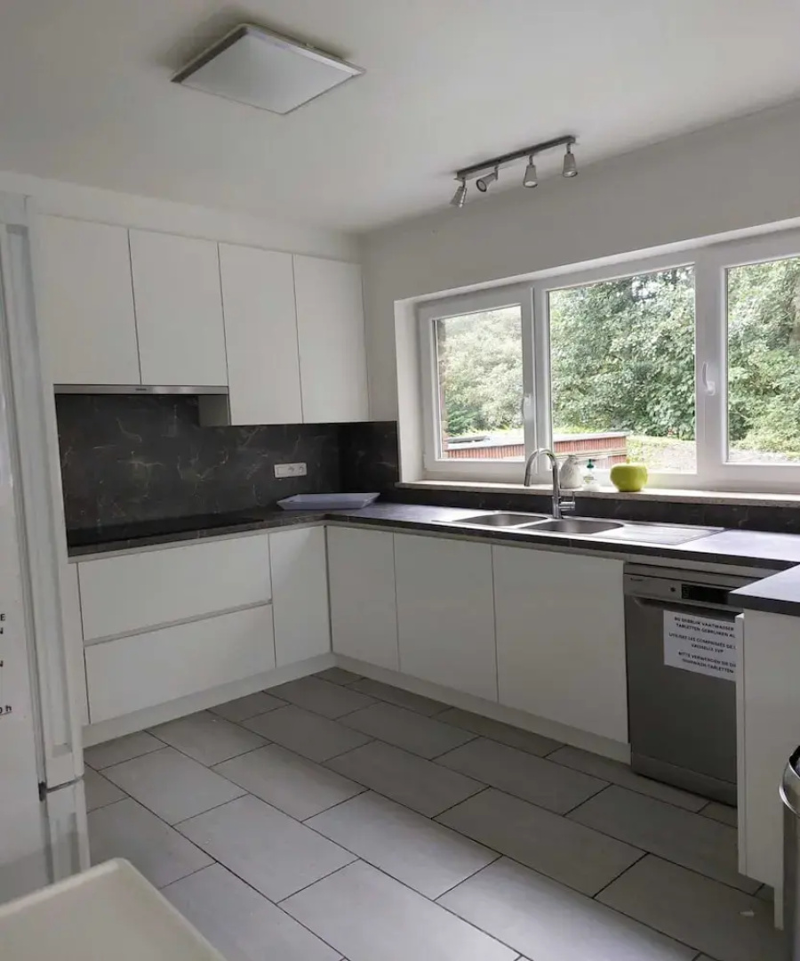 Luxury Villa with Sauna & Hot Tub in Middelkerke