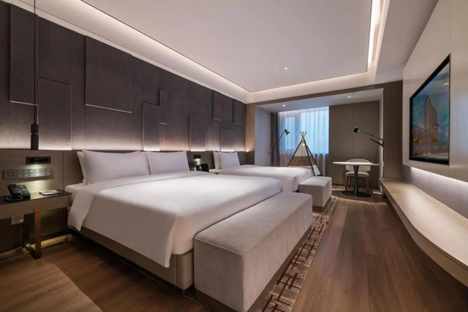 Novotel Jinniu Hotel