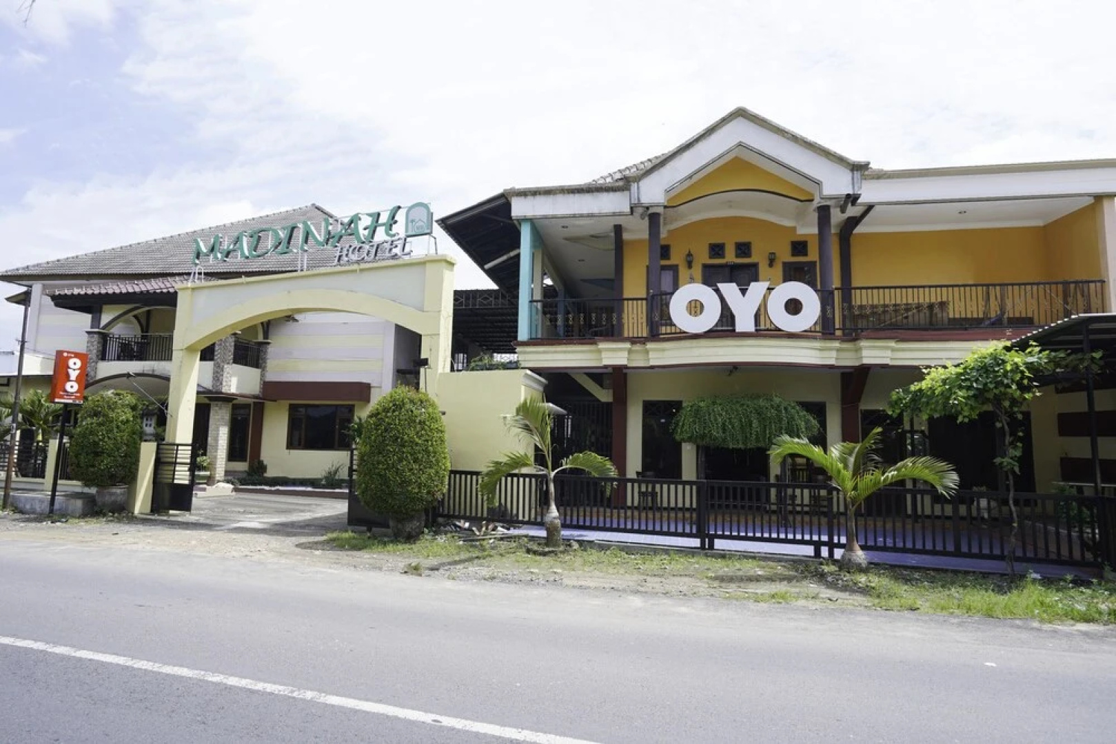 Hotel Madinah Syariah by OYO Rooms