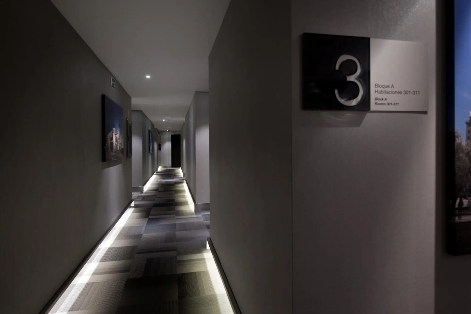 Отель Eurostars Plaza Mayor