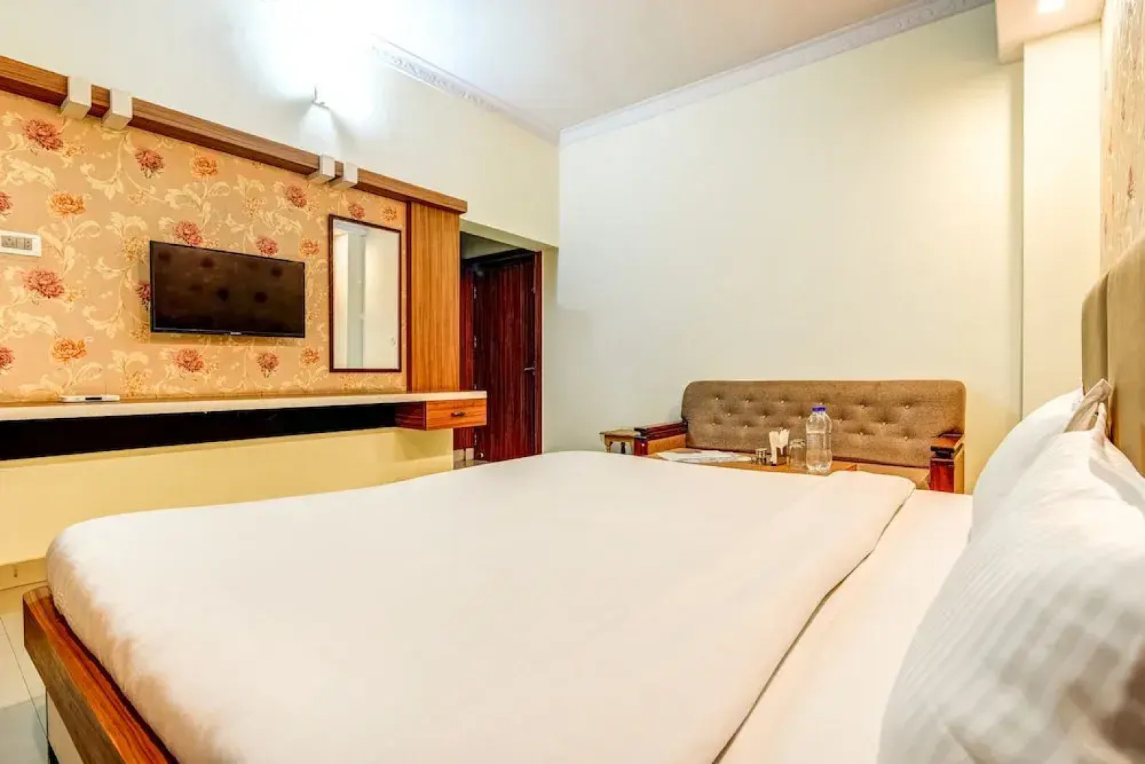 SPOT ON 61898 Hotel Riya Palace