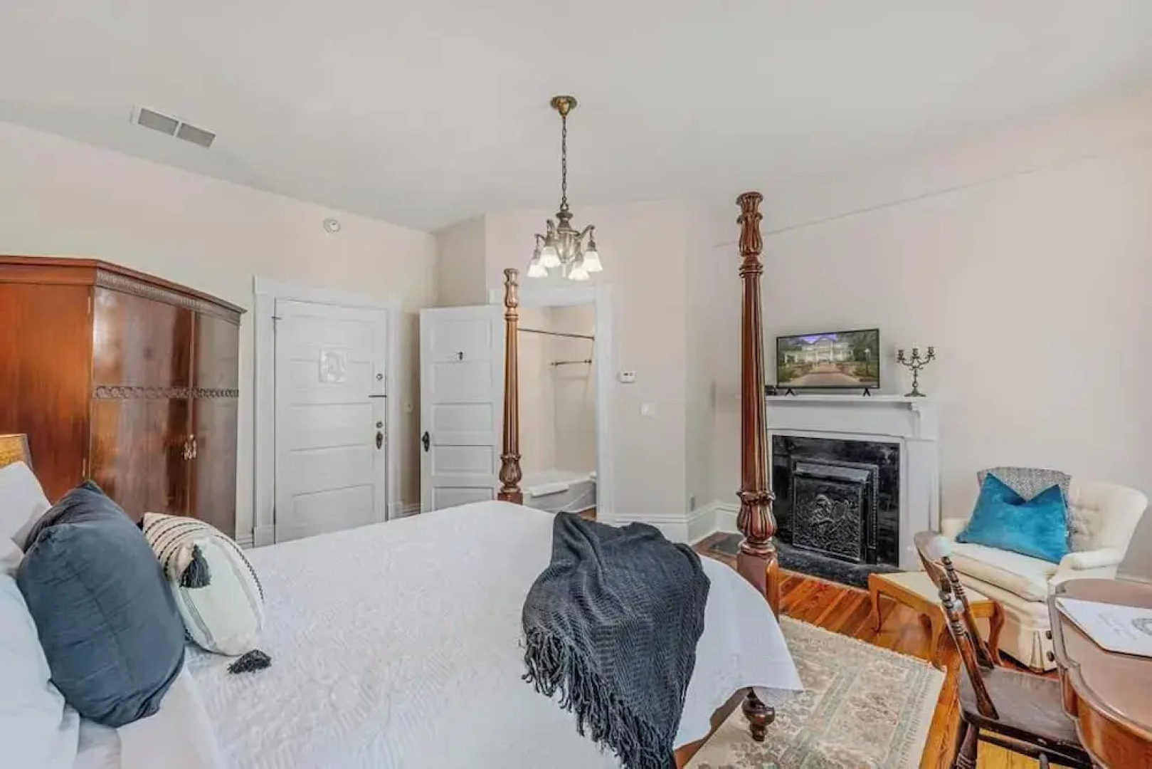 The Veranda Historic Inn