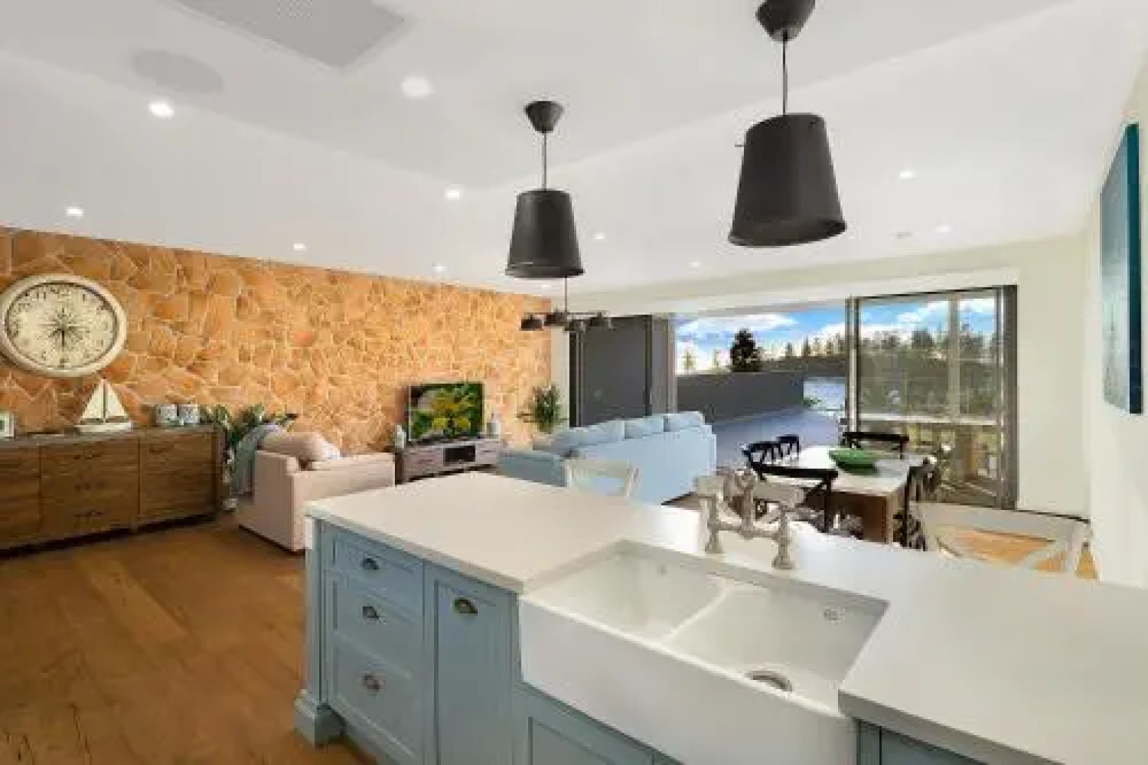 Belle Vue- Penthouse at Black Beach