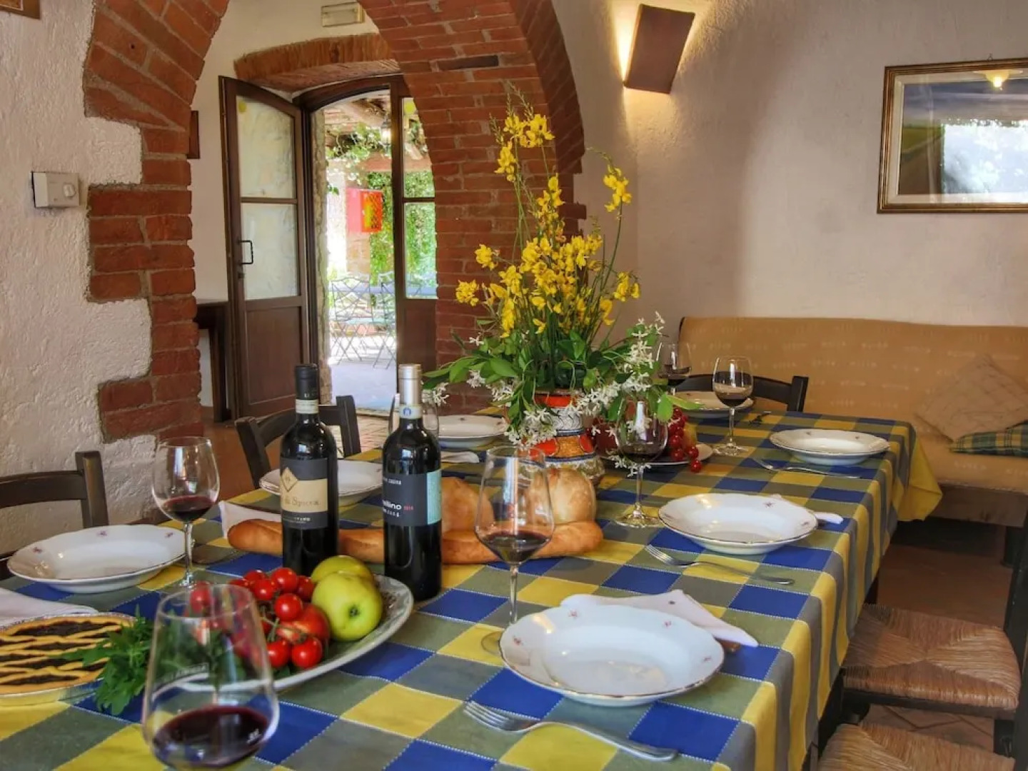 Farmhouse in Proceno With Pool Views