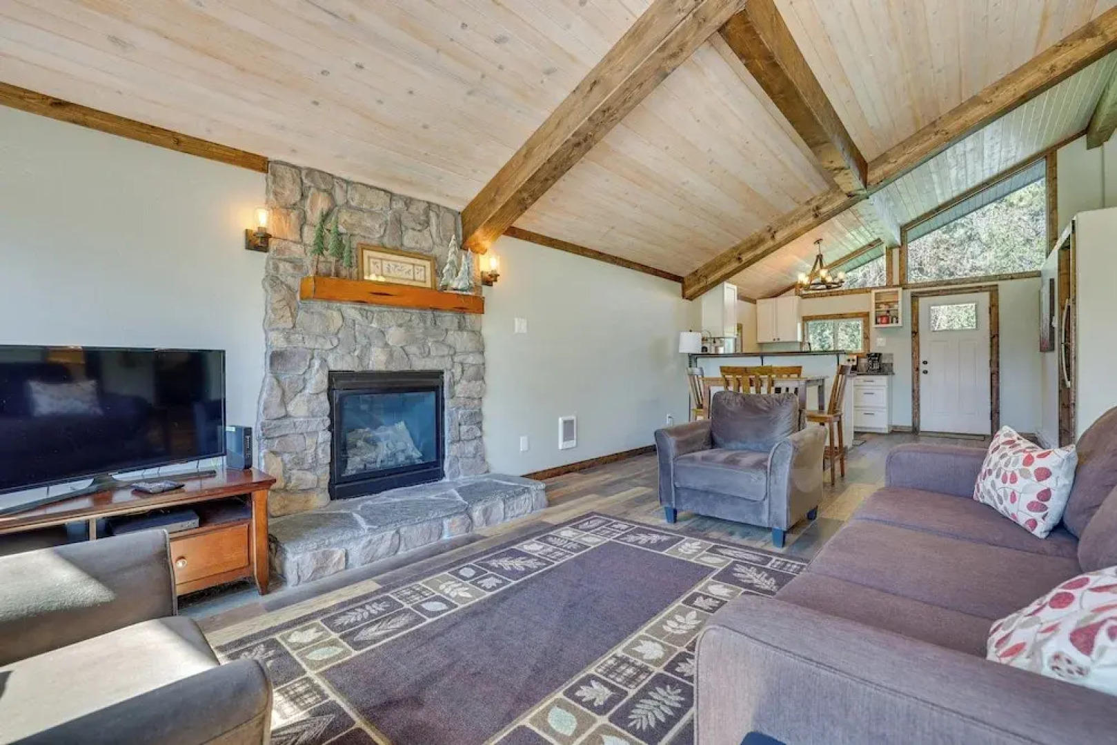 Donnelly Cabin w/ Fire Pit: 5 Mi to Boat & Ski!