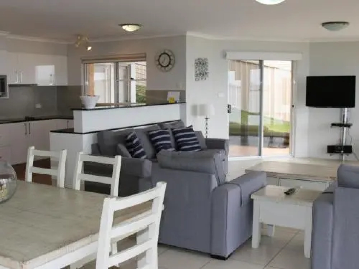 1 'The Clippers' 131 Soldiers Point Road - fabulous waterfront unit