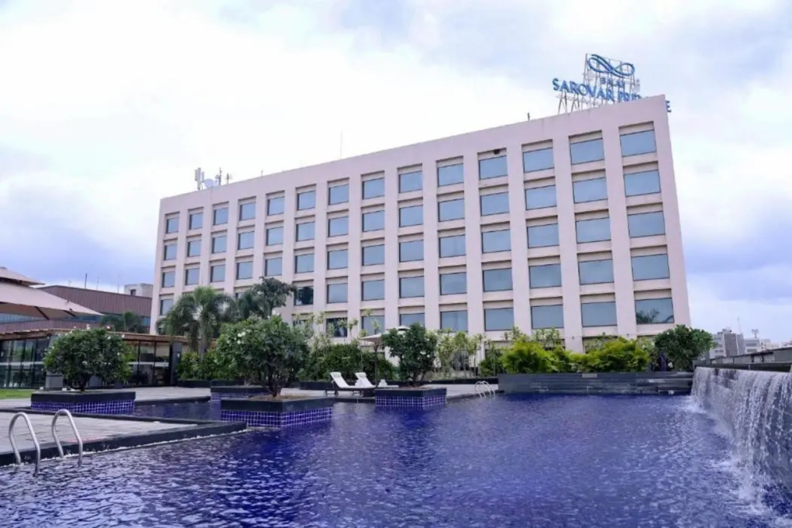 Balaji Sarovar Premiere Solapur