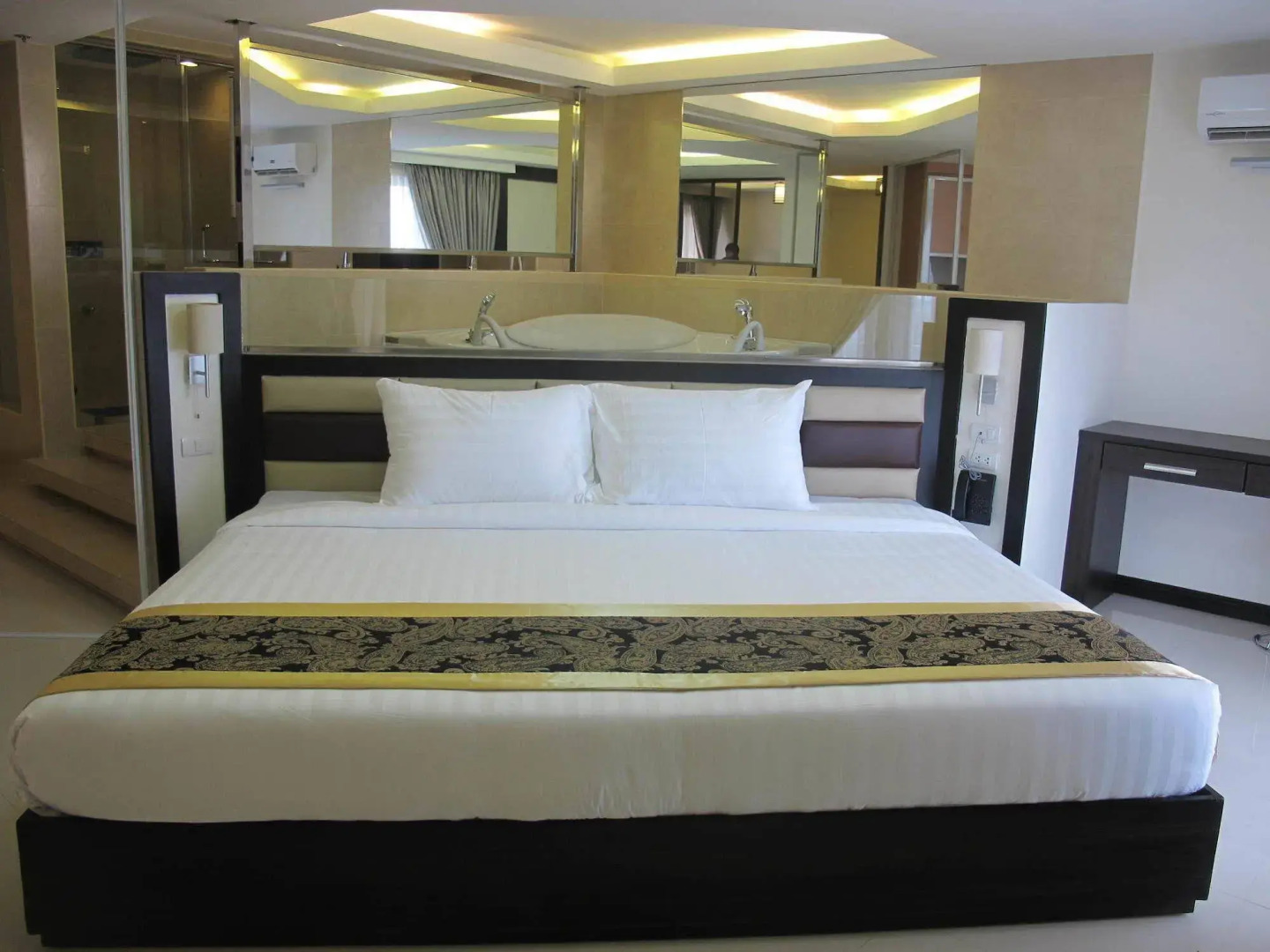 Kay Hotel and Residences