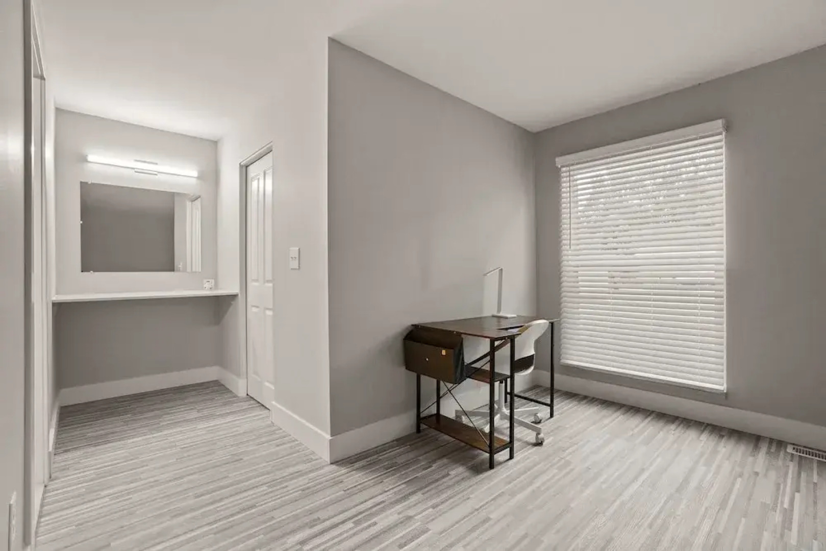 Modern 2BR 2BA Apartment With Pleasant Views