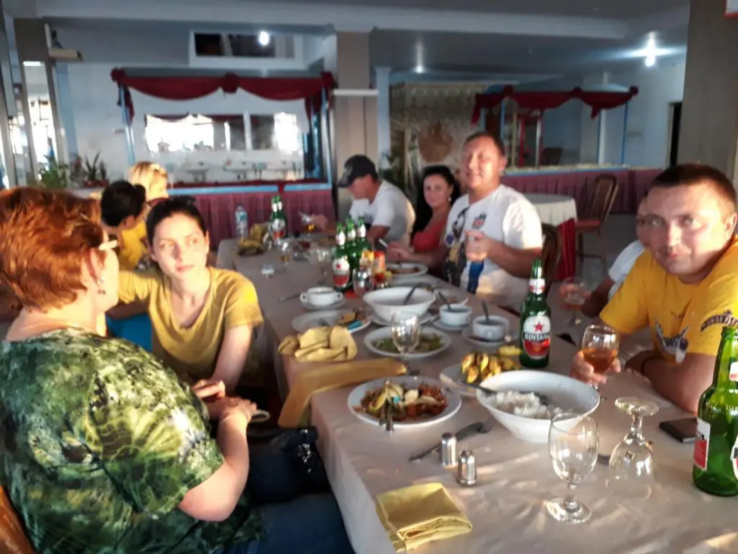 BUKIT KENARI Hotel & Restaurant