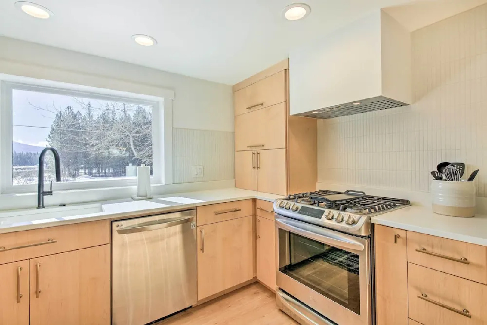 Sagle Family Getaway < 1 Mi to River & Beach