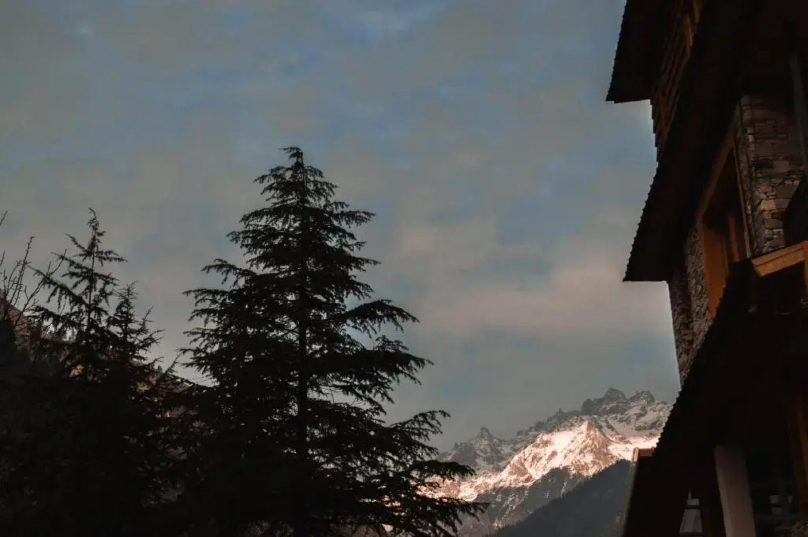 The Woodward Two By Oyo Room