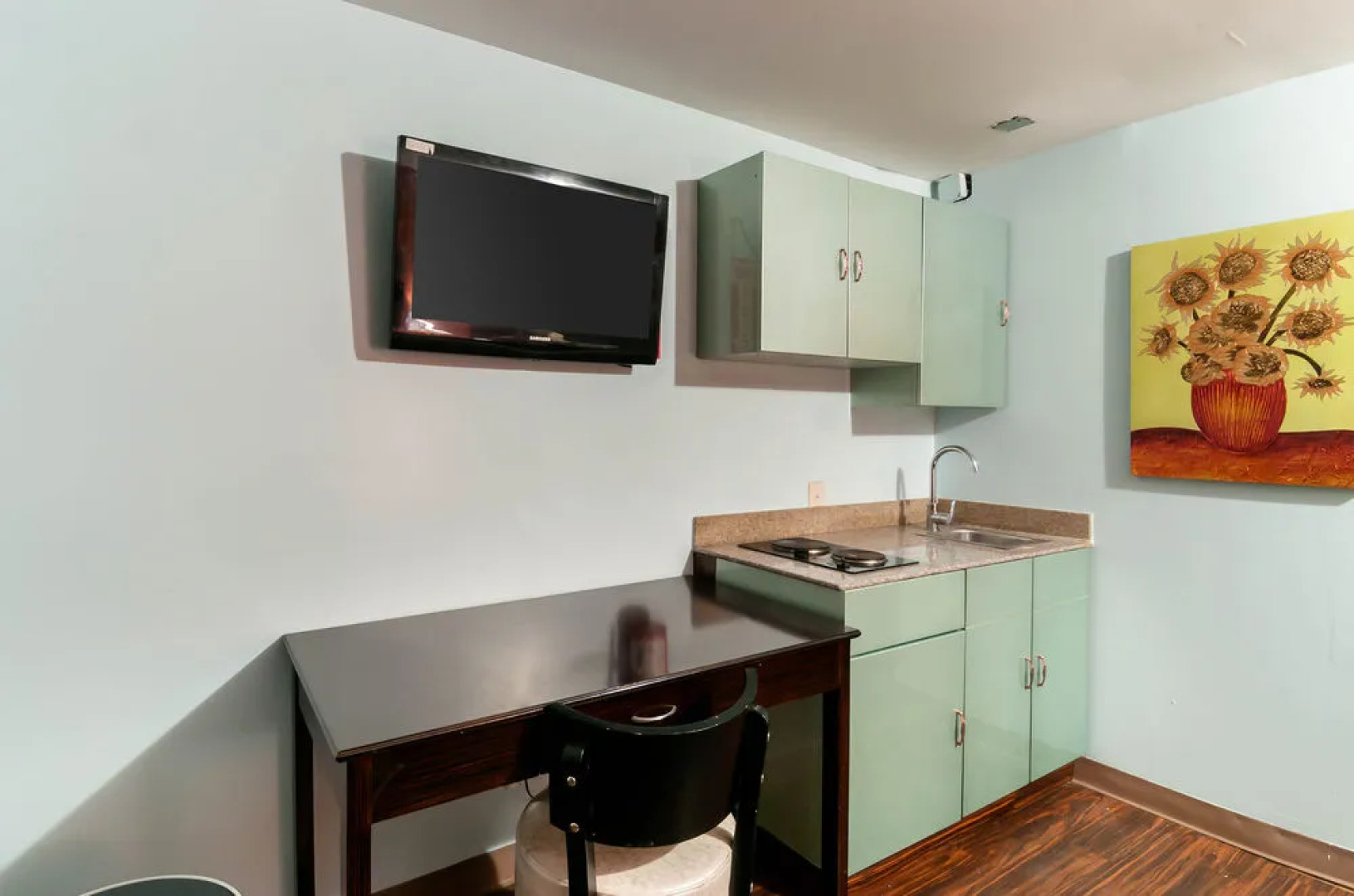 Rodeway Inn and Suites Inkster