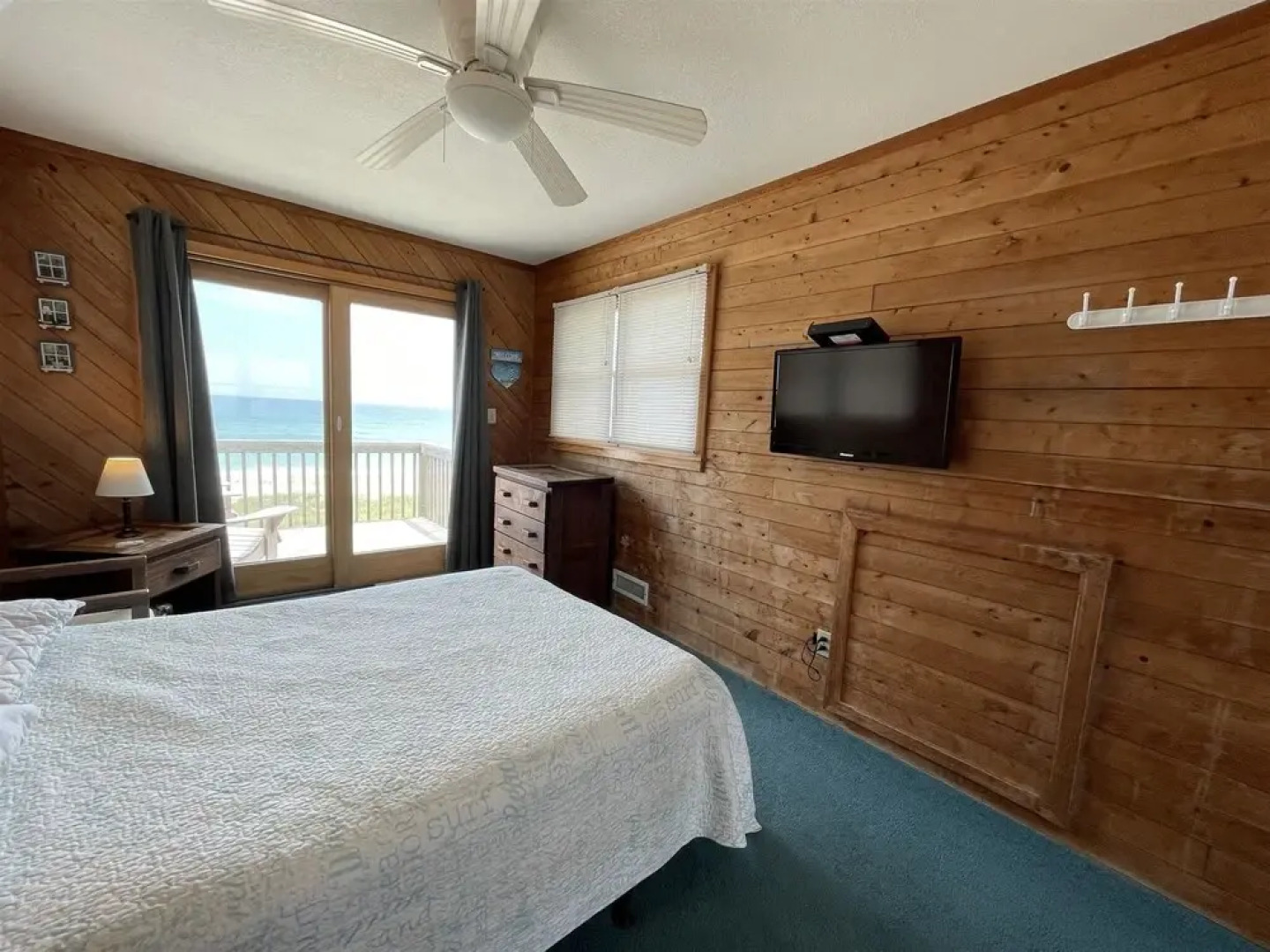 South Beach 4 Bedroom Cottage by RedAwning