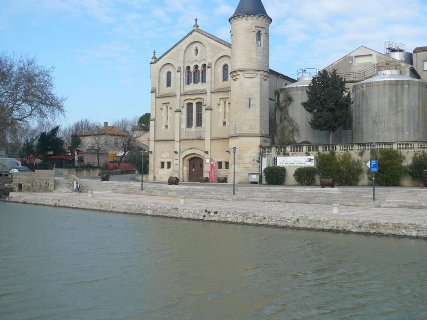 very comfortable house, located between Raissac and Canet d'Aude