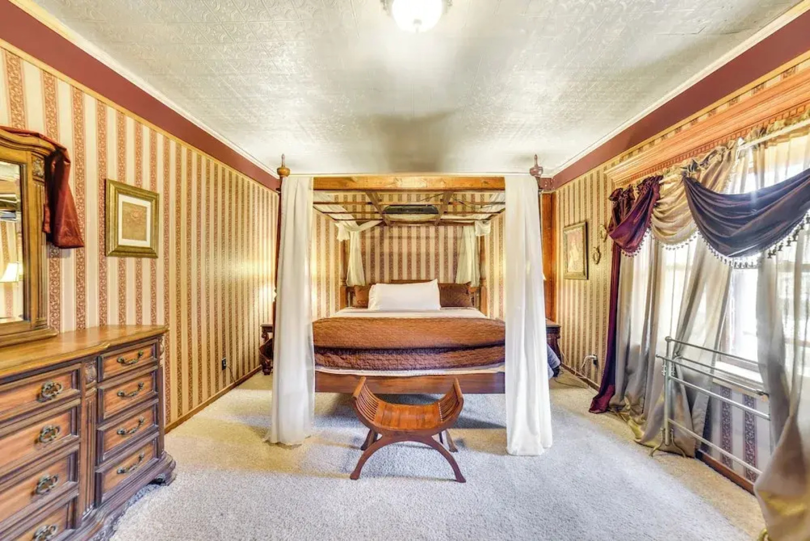 Yankton Apt: 1 Mi to Mount Marty University!