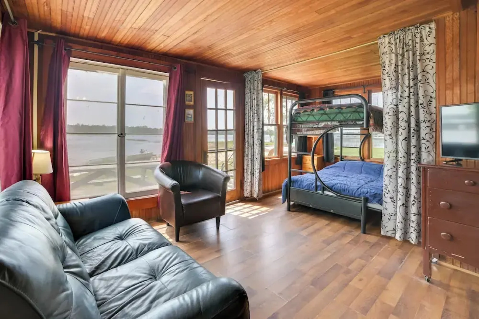 Fish, Boat & Relax: Lakefront Cedarville Cabin