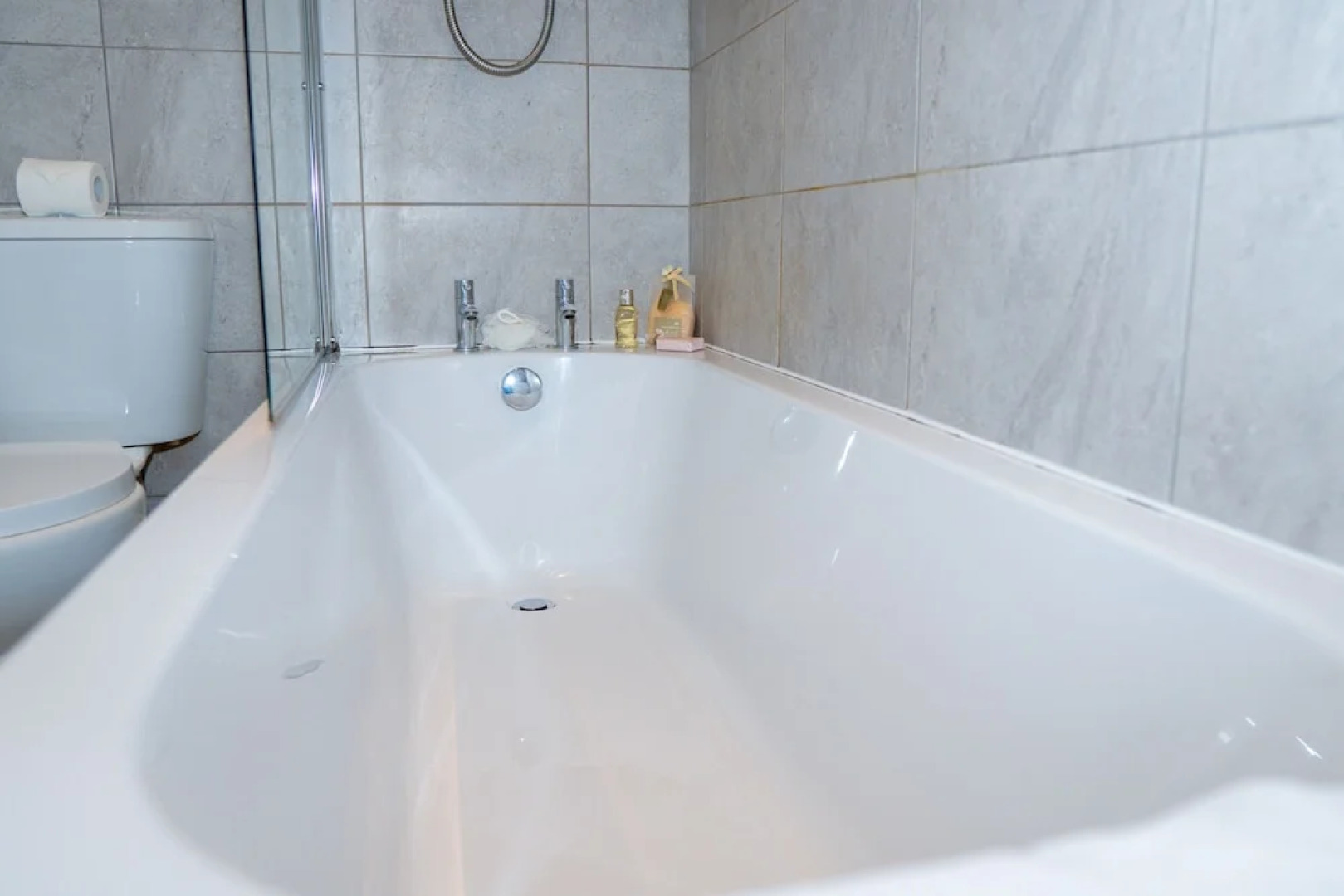 The White House Apartments