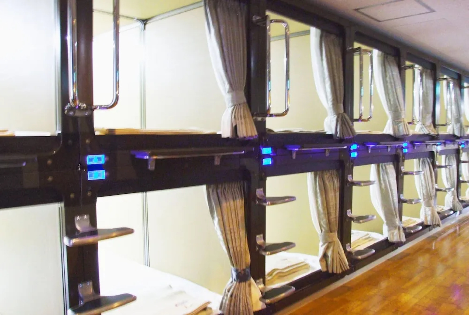 Hot Spring & Capsule Hotel copana